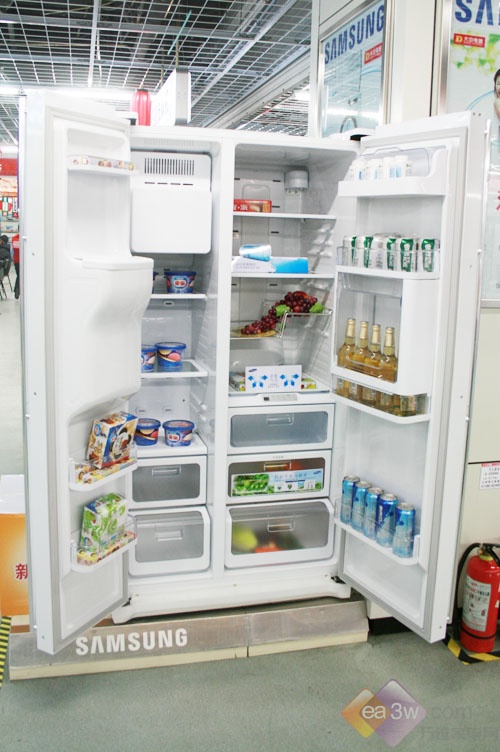 三星对开门狂降5千元 新春更增液晶电视