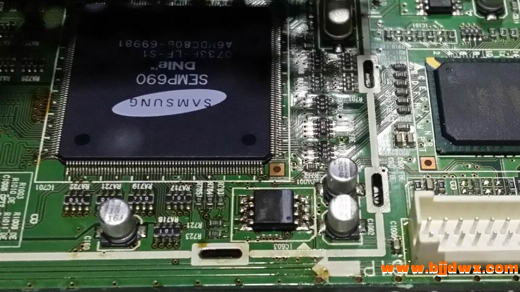 ����LA32S81B �洢��IC603λ��.jpg