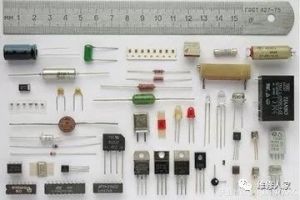 ���õ���Ԫ�����ľ������