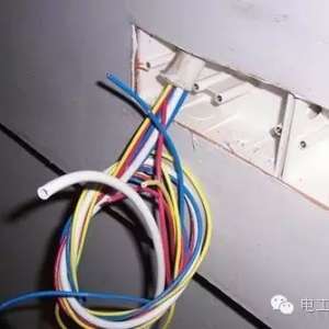 ���˰ѵ��߲���������ģ��ھӲ���û����֣���������300�鹤Ǯ