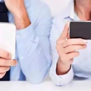 �ֻ��þ��˾������������У���ô���£����а���㶨��