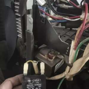 ����KFR��26G/27Bp��Ƶ�յ�����һ������ͣ����ά��