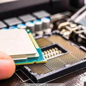 ���Գ�ʶ������ά��