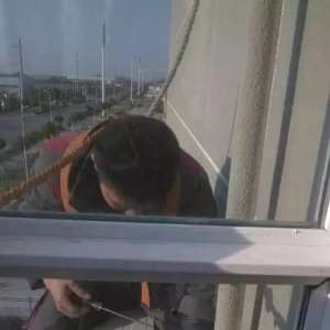 �����ؿյ���װ�����ְҵ