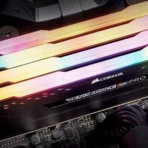 ������ϵͳװ���ڴ������SSD���죿