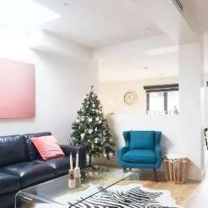 ����ҵ�LED�ƹرպ���Ȼ����˸����֪��Σ�վ�����������