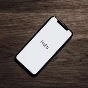 һ������������iPhone�ֻ�͵͵�ĸ�����ϵͳ���Ͽ�ر������ť��