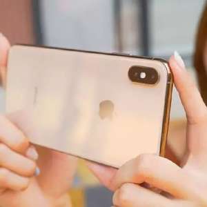 LCD����OLED�����۲��ݣ�˭�����ֻ���Ļ��һ�硱��