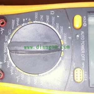 ��������ñ�������·�еĵ�ѹ����ڱ��ʺ���ӿף�