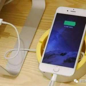 �ֻ����ϳ�磬�ڶ������ϰΣ����ֻ������𣿵��������������