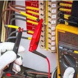 ����繤ʦ��ÿ�춼��ͣ�ɻ��Ҫô������װ�޵繤���߰�װ�繤