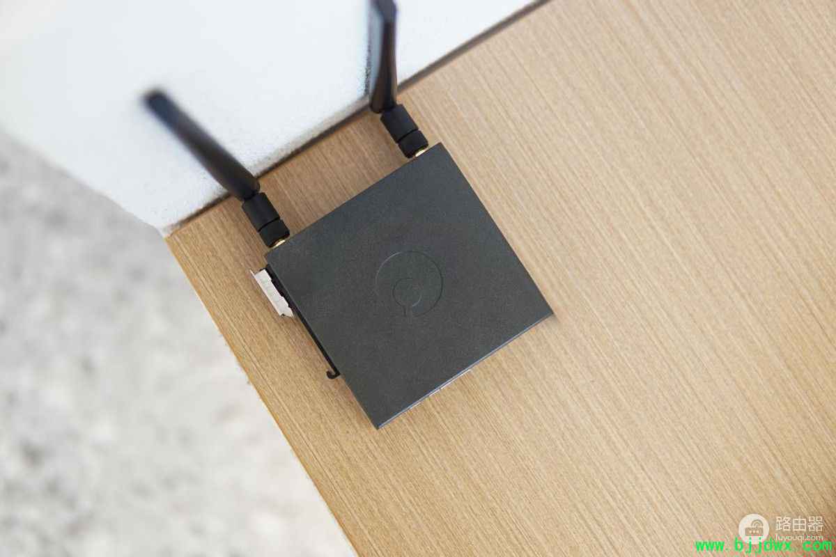 �ѹ�ӢR300A�����������飺����3�پ��й�ҵ��4G·����