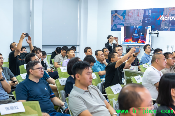 ά�������˹����ܲ�ѧ���ý������ֳ����ʻع�